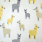 Preview: Kuscheliger Wellnessfleece, mit niedlichen Alpakas gemustert
