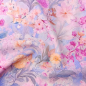 Preview: Weiche luftige Viskose in Flieder-Farbtönen mit sommerlichen Blumen gemustert