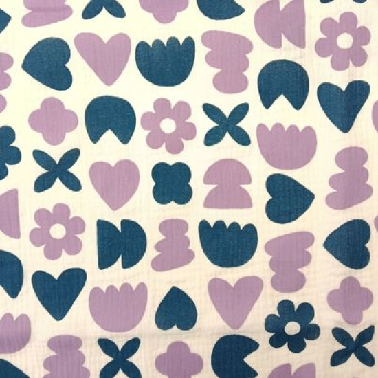 Preview: Weicher luftiger Bio Musselin in ecru mit blau und lila Blumenkonfetti gemustert