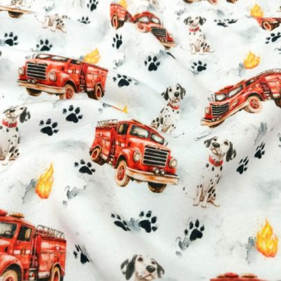 Kuschelweicher und warmer Sweatstoff in weiß mit Dalmatinern und Feuerwehrautos gemustert