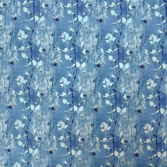 Preview: Weicher angenehmer French Terry in softem Blau mit Eukalyptuszweigen gemustert