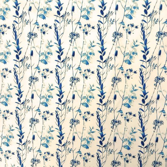 Preview: Weicher angenehmer French Terry in offwhite mit Eukalyptuszweigen in blau gemustert