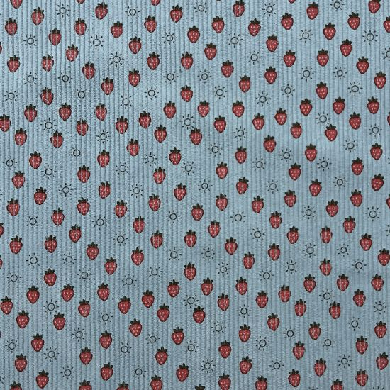 Preview: Weich fallender Baumwoll Stretch Cord in jeansblau mit Minierdbeeren gemustert