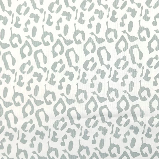 Preview: Kuschelweicher Ribjersey aus reiner Baumwolle mit Leoprint in dunklem Altgrün gemustert.