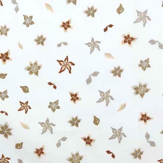 Preview: Leicht fallender Baumwollstoff in offwhite mit Streublumen gemustert