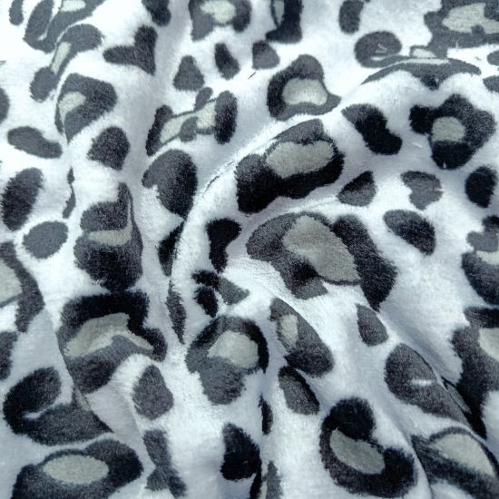 Kuschelweicher Wellnessfleece in grau mit Leopardenmuster