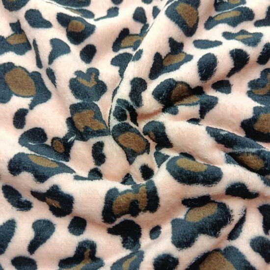 Kuschelweicher Wellnessfleece in peach mit Leopardenmuster
