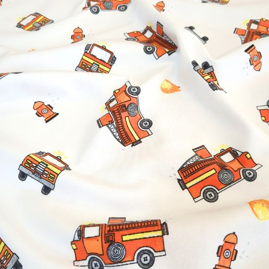 Weicher kuscheliger Jersey in Ecru mit Feuerwehrautos gemustert