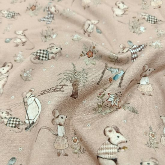 Weich fallender Jersey in nougat mit kleinen Mäusen im Alltag gemustert
