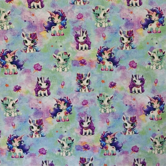 Preview: Superkuscheliger warmer Alpenfleece in bunten Farben mit Einhornbabys gemustert