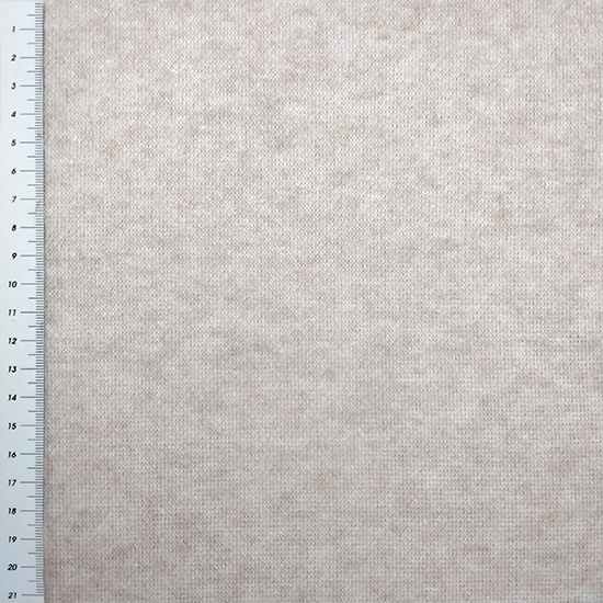 Preview: Weicher Strickstoff in Ecru. Ideal für kuschelige Pullover, Cardigans, Strickkleider, Muetzen oder auch Decken.