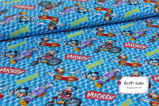 baumwolljersey in blau mit motiven von micky mouse und seinen freunden in racingstil
