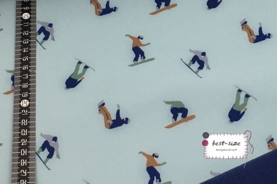 toller softshell stoff mit skifahrern gemustert in hellblau