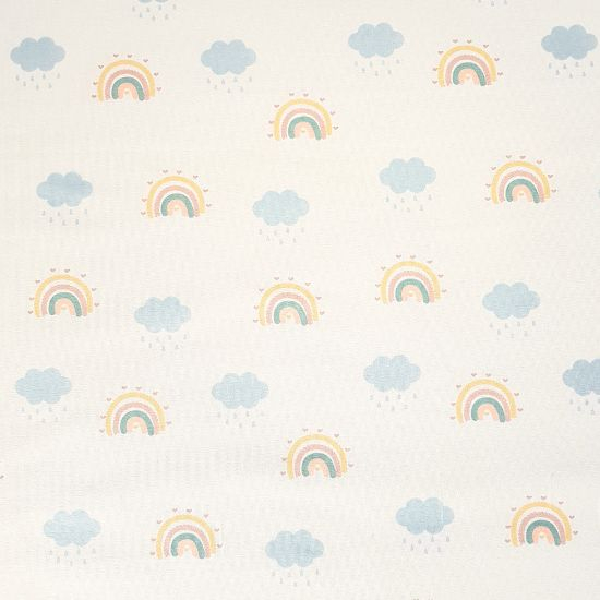 Weicher Jersey in ecru mit Regenbogenwolken gemustert