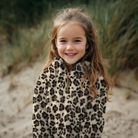 Kuscheliger flauschiger Teddy Jacquard in ecru mit Leopardenprint