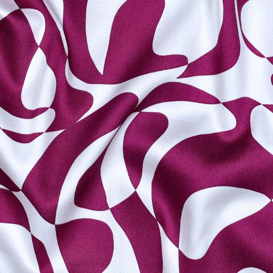 Glatt und leicht fallender Baumwoll Satin in Berry/Weiß mit abstraktem Muster