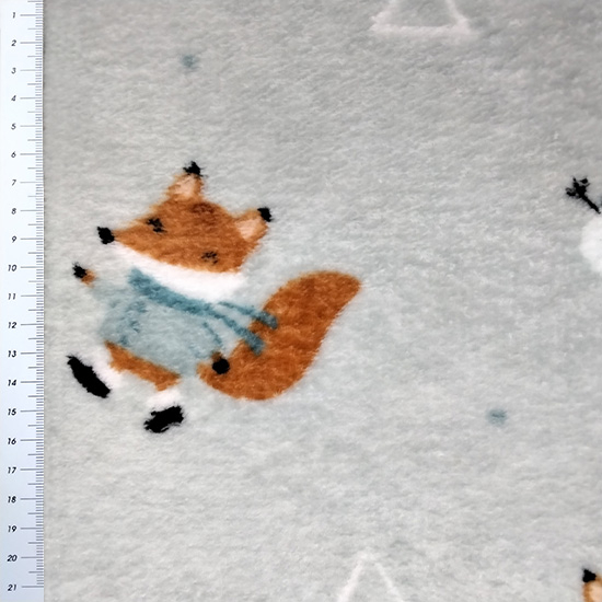 Wellnessfleece mit Schneemaennern und Fuechsen gemustert
