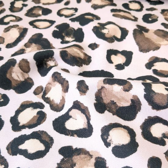 Robuster, fester Canvas in Nude mit Leoprint gemustert