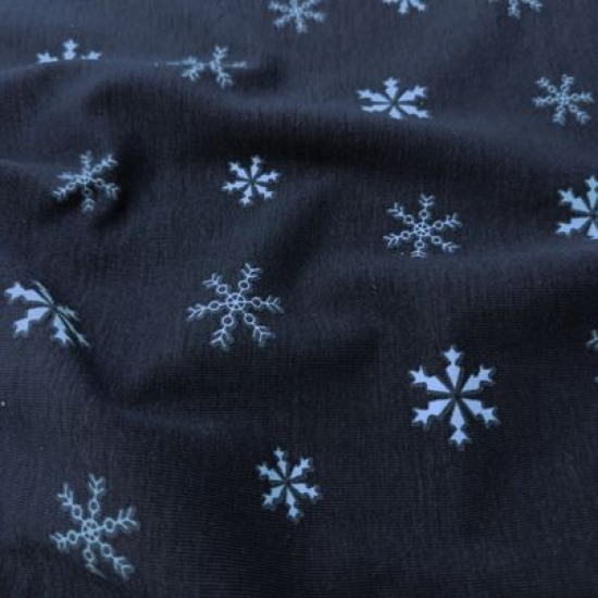 Weich fallender Jersey in marine mit Schneesternen gemustert