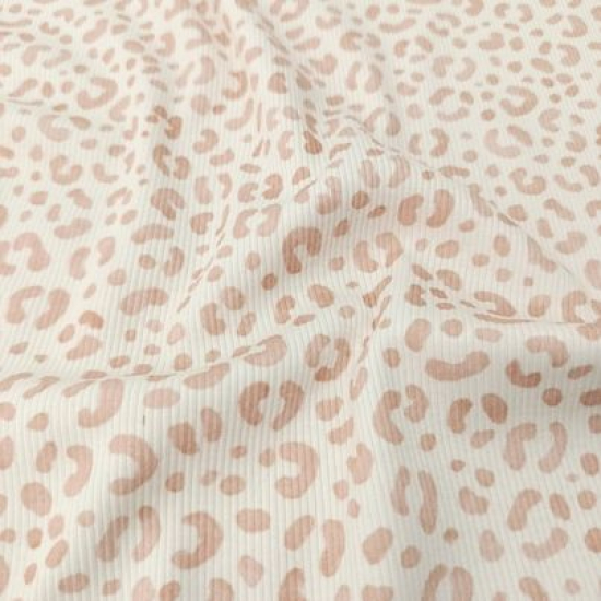 Superweicher Ribjersey aus Eigenproduktion in ecru mit Mini Leoprint in Blush