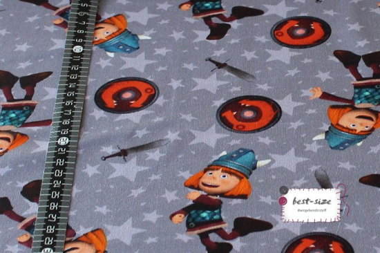 baumwollcanvas in grau gemustert mit sternen und motiven von wiki und die starken männer im digitaldruck