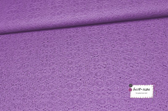 spitzenstoff in lila gemustert mit blumen