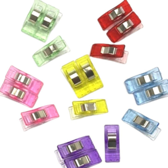 Bild von Plastikstoffklammern in verschiedenen Farben