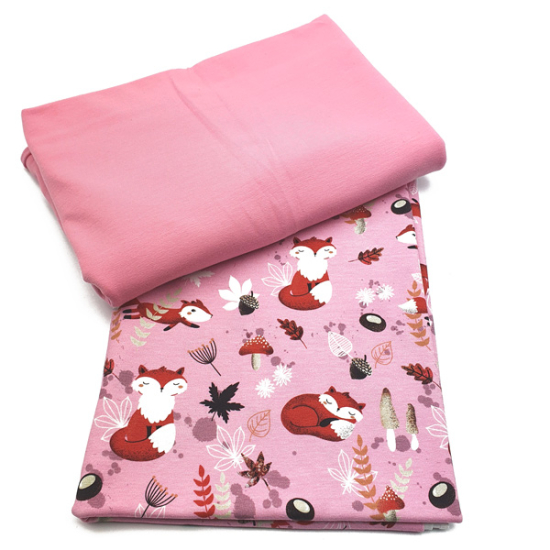Baumwolljersey von Swafing in rosa gemustert mit niedlichen Fuchsmotiven mit passenden unifarbenen jersey