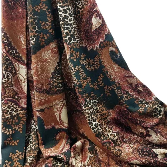 Viskosejersey gemustert mit paisley ornamente  in herzform